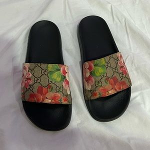 Gucci Bloom Slides